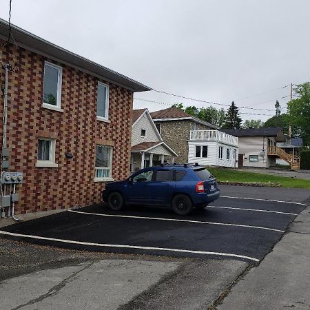Downtown Apartment Next To Highway Netflix+Wifi Edmundston Εξωτερικό φωτογραφία