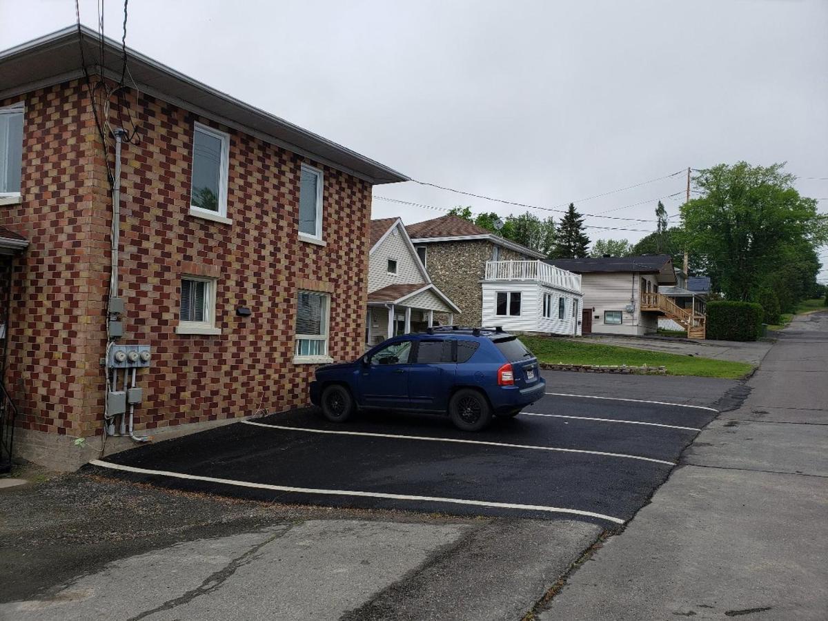 Downtown Apartment Next To Highway Netflix+Wifi Edmundston Εξωτερικό φωτογραφία