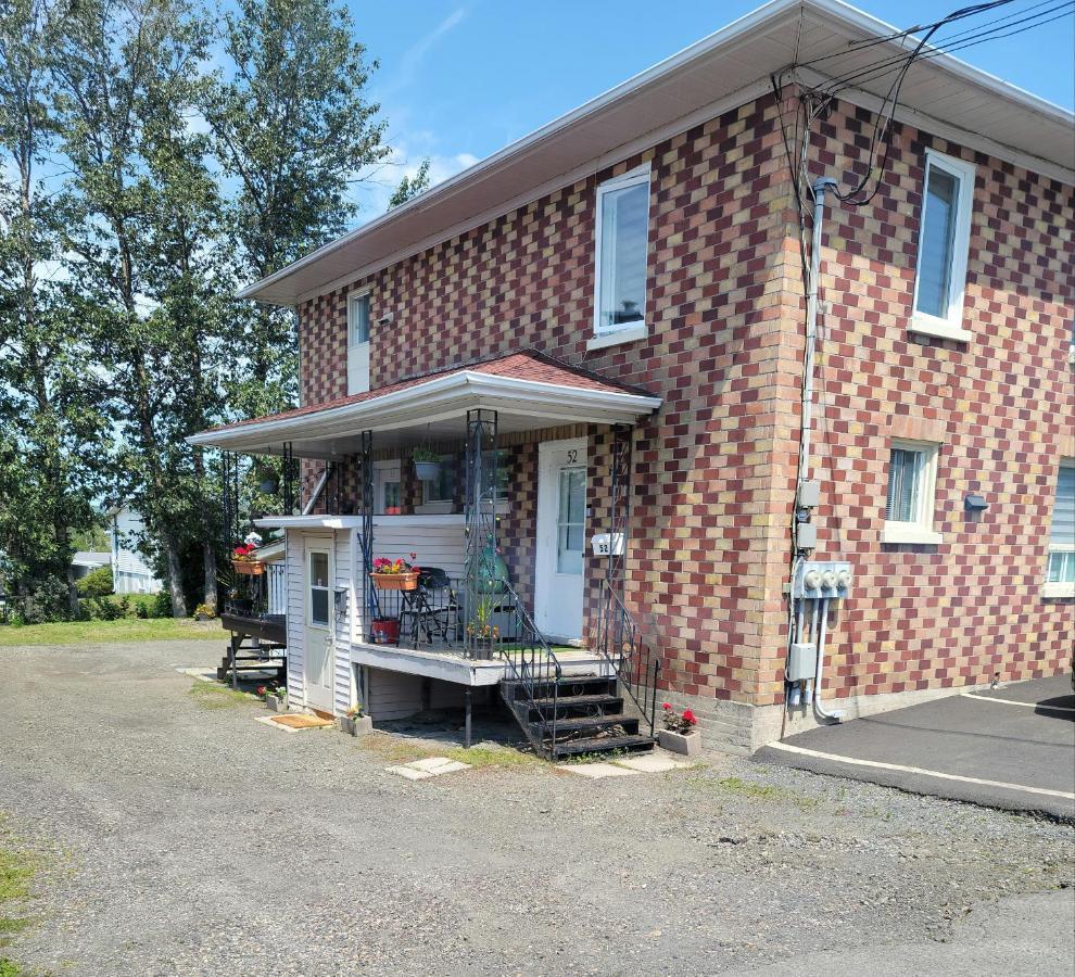 Downtown Apartment Next To Highway Netflix+Wifi Edmundston Εξωτερικό φωτογραφία